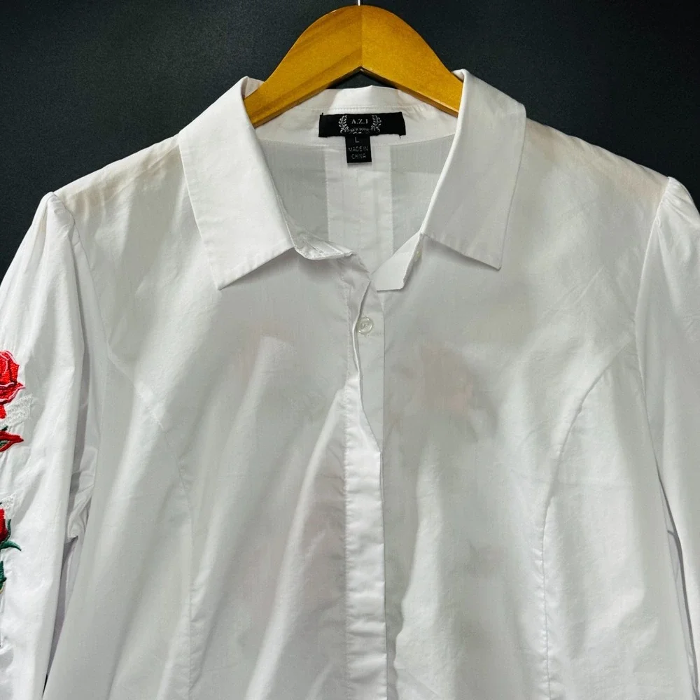 A.Z.I New York Women's Top L White Embroidered Floral Button Up Blouse - Picture 3 of 12